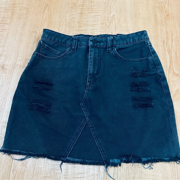 Volcom Women's High Waisted Raw Hem Black Denim Mini Skirt Size S - Picture 4 of 10